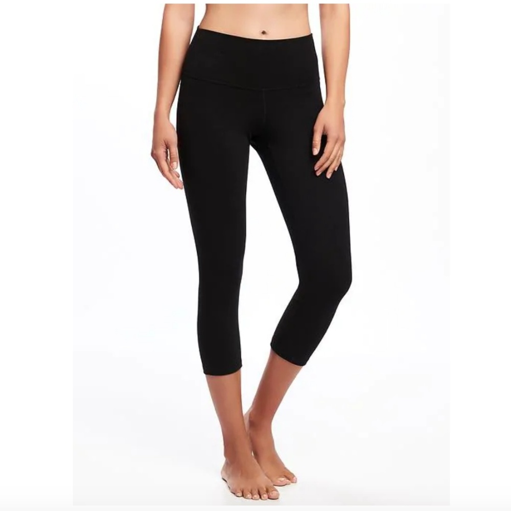 Old Navy Active Fitted Cropped Leggings
